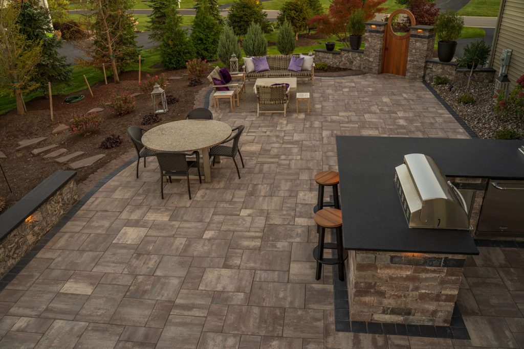 CAMB2020 - NY - Coventry Ridge - 1156 Paver patio with Cambridge pavers in Pittsford, NY