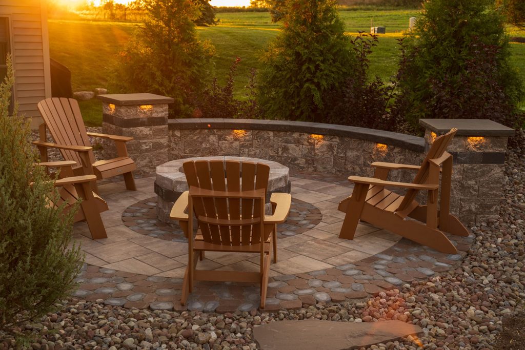 CAMB2020 - NY - Coventry Ridge - 1163 cambridge retaining wall around fire pit and patio in Pittsford, NY