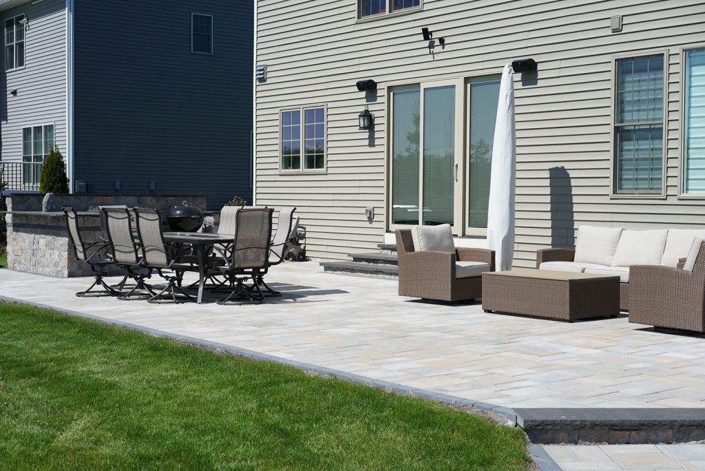 Techo-Bloc Champlain Grey HD2 Outdoor Living Space, Outdoor Kitchen (2) Techo-Bloc Champlain Grey HD2 Outdoor Living Space, Outdoor Kitchen