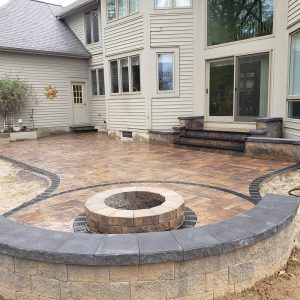 cambridge patio and retaining wall in Webster